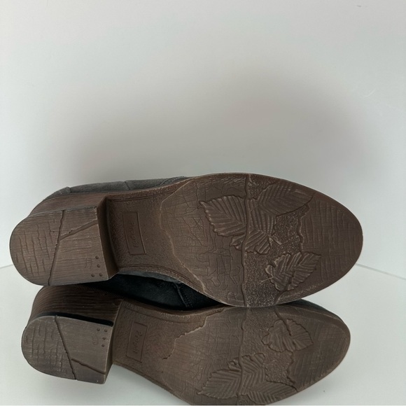 Propet suede woamans ankle booties - Picture 6 of 13